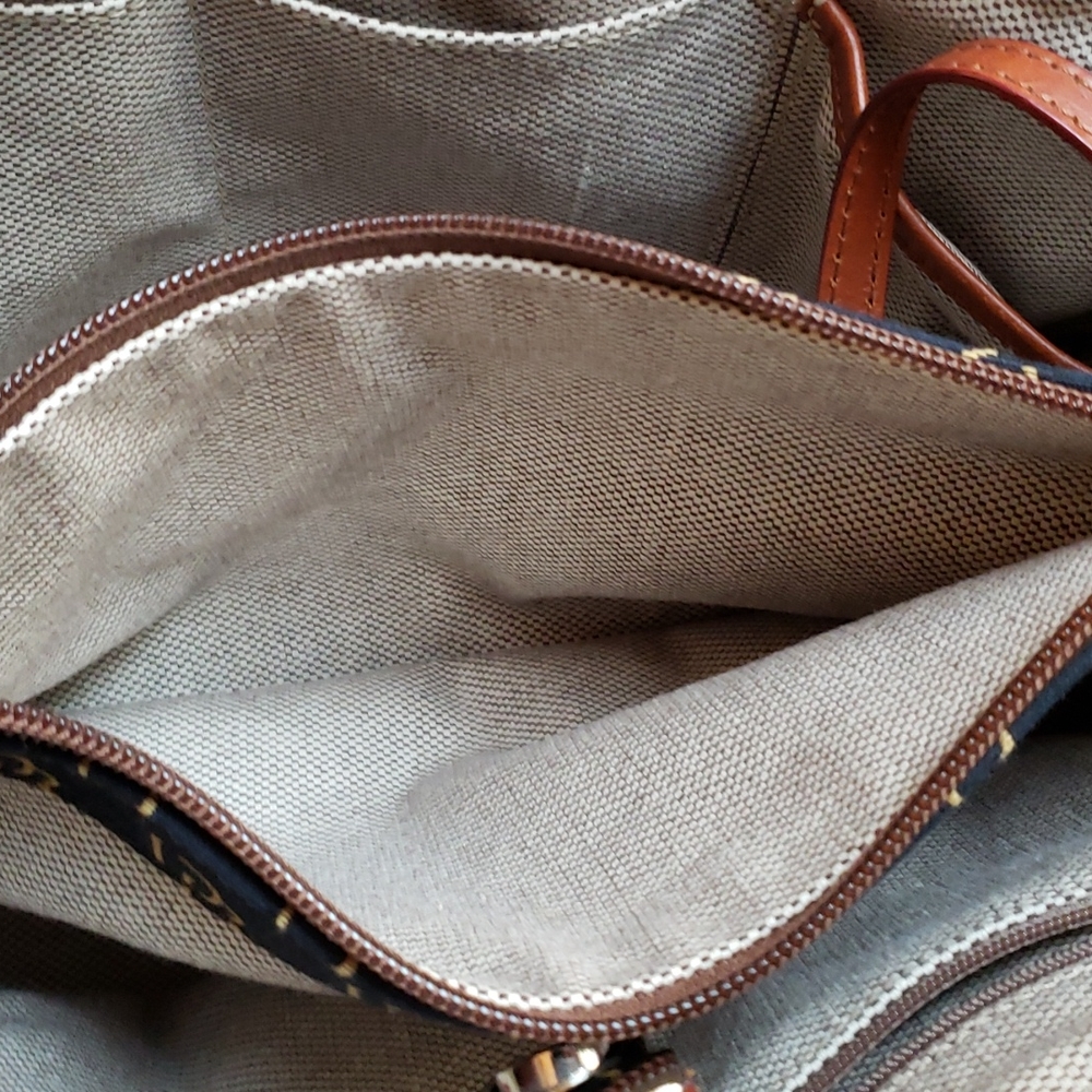Classic Black and Tan Canvas Shoulder Bag - Picture 9 of 9